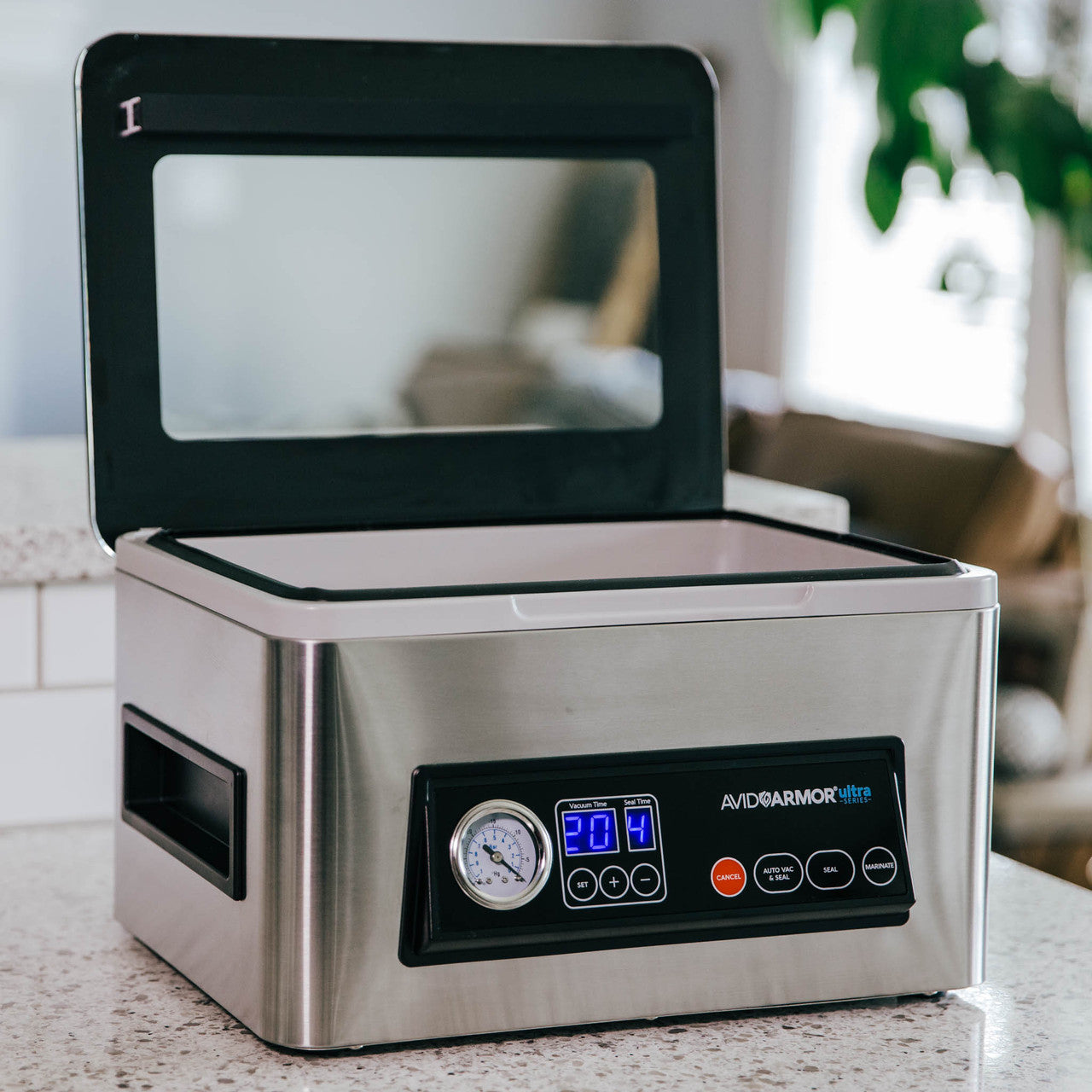 The Avid Armor USV20 has all the features you're looking for in a chamber sealer, in a small, compact design.