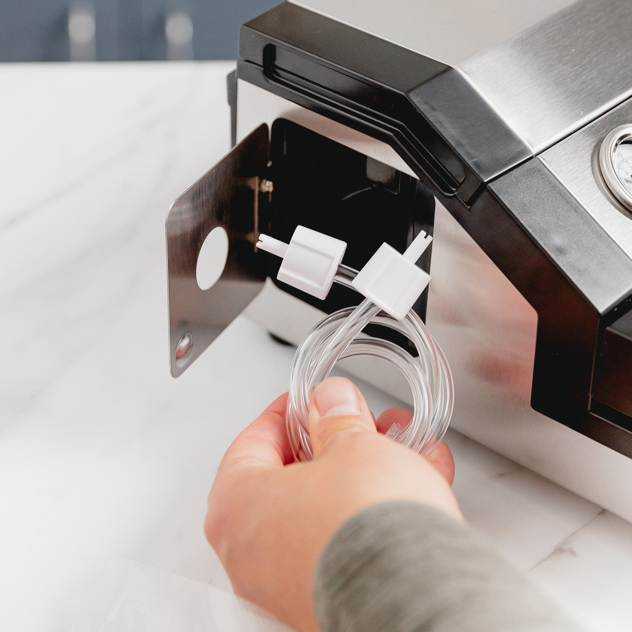 A420 Vacuum Sealer storage compartment. 