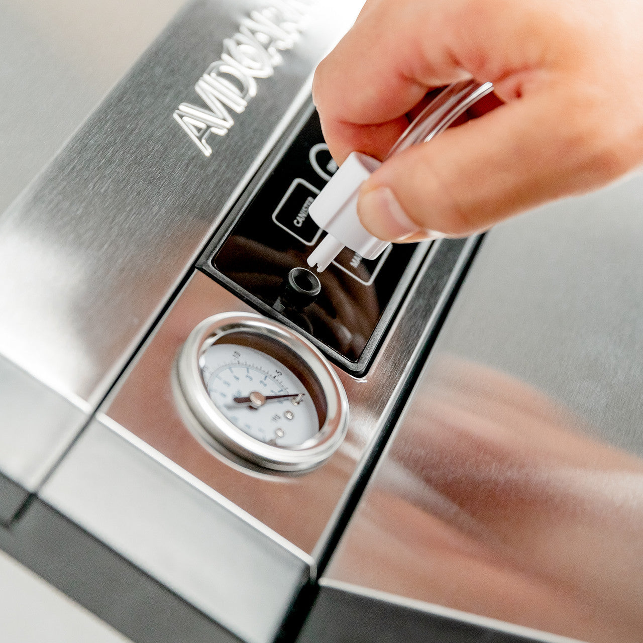 A420 vacuum sealer with accessory port 