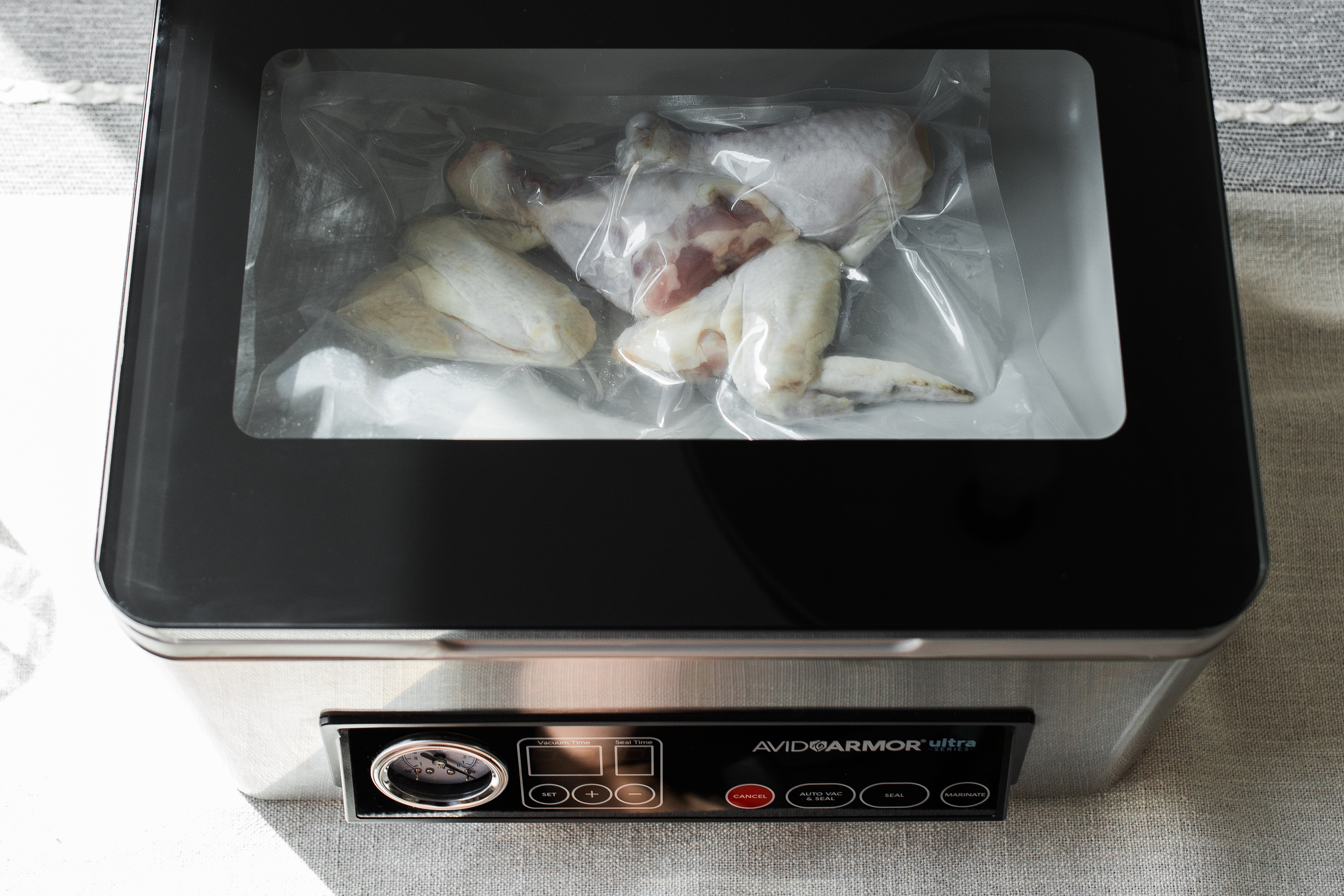 Mastering Food Preservation: Suction Vacuum Sealers vs. Chamber