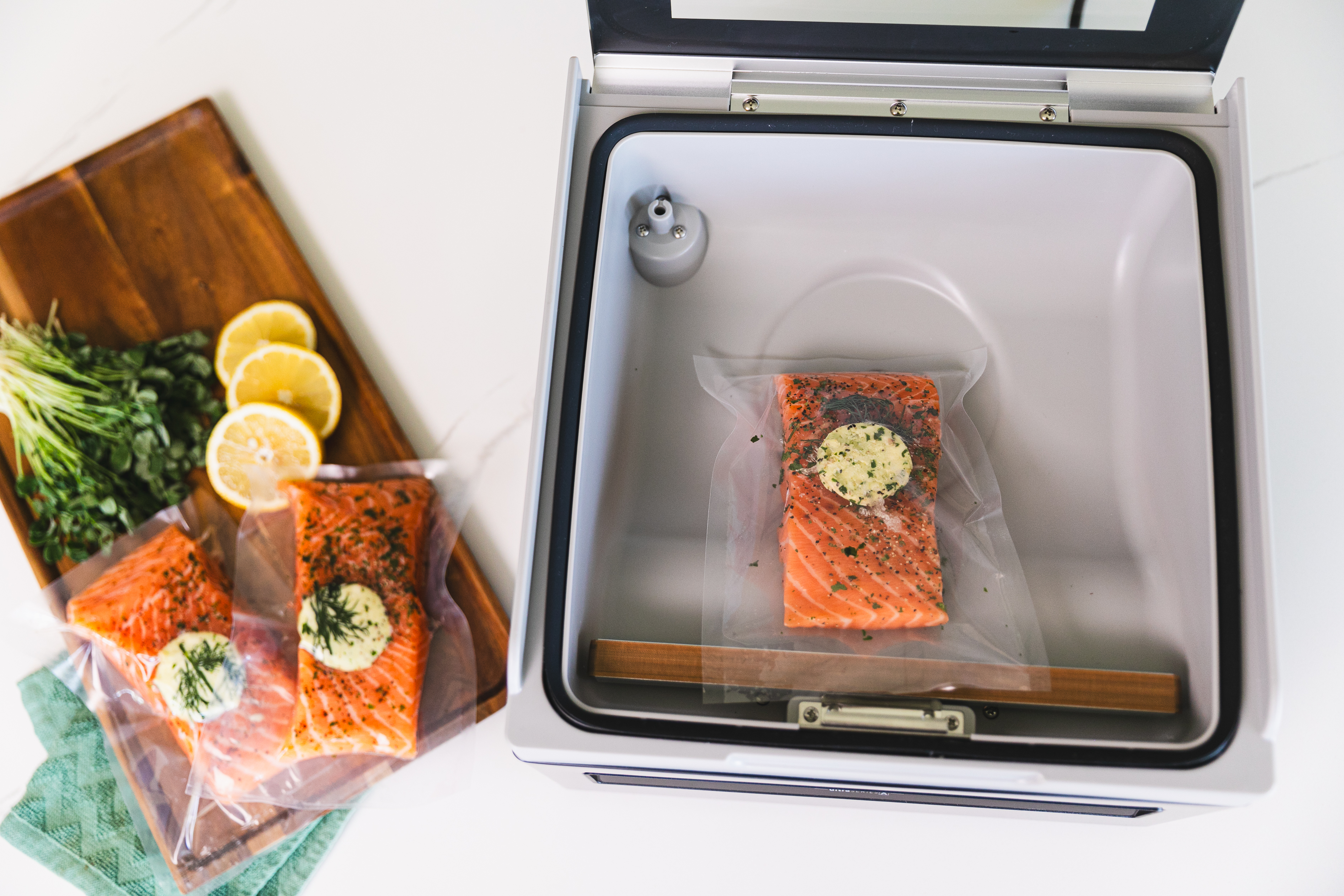 Mastering Food Preservation: Suction Vacuum Sealers vs. Chamber